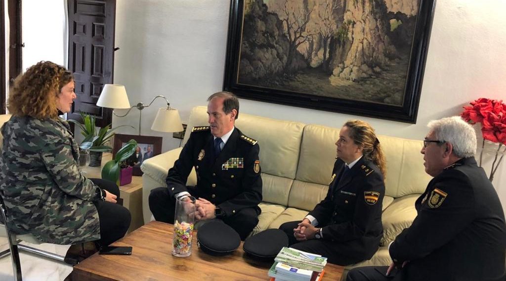 El nuevo Jefe Provincial de la Policía Nacional visita Ronda y mantiene un encuentro con la alcaldesa