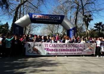 Más de 1.300 personas se suman a la VI Caminata Solidaria de Ayuca con el lema ‘Nunca caminarás sol@’