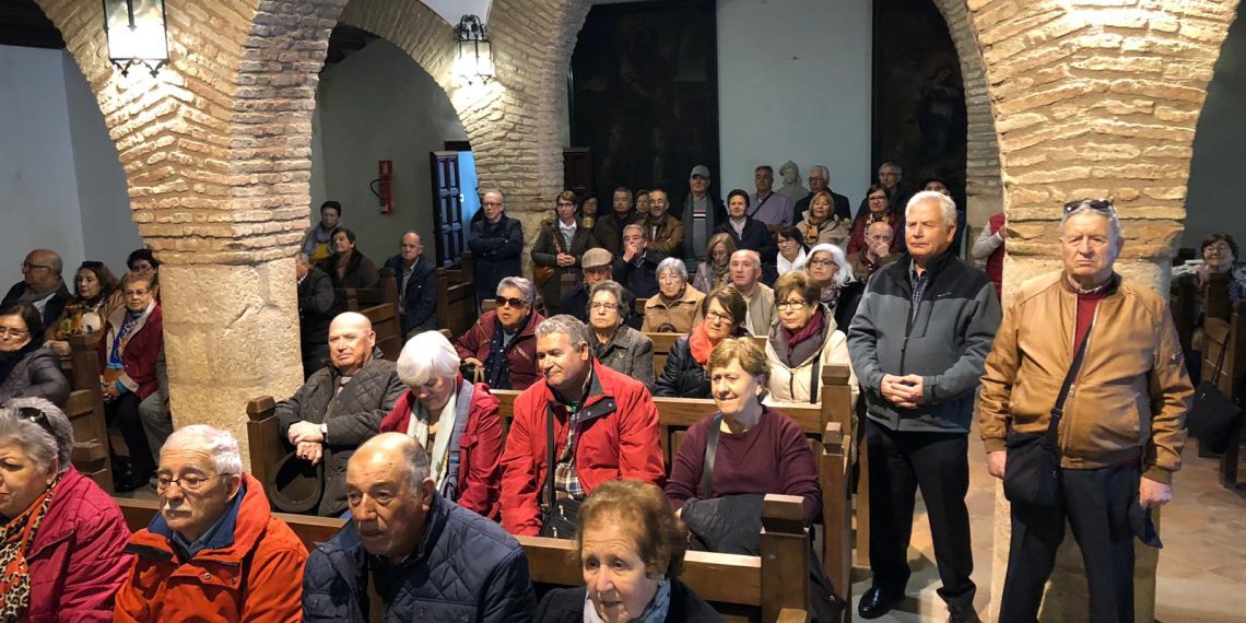 El Ayuntamiento recibe a un centenar de mayores de Rota que cursaron una visita a Ronda