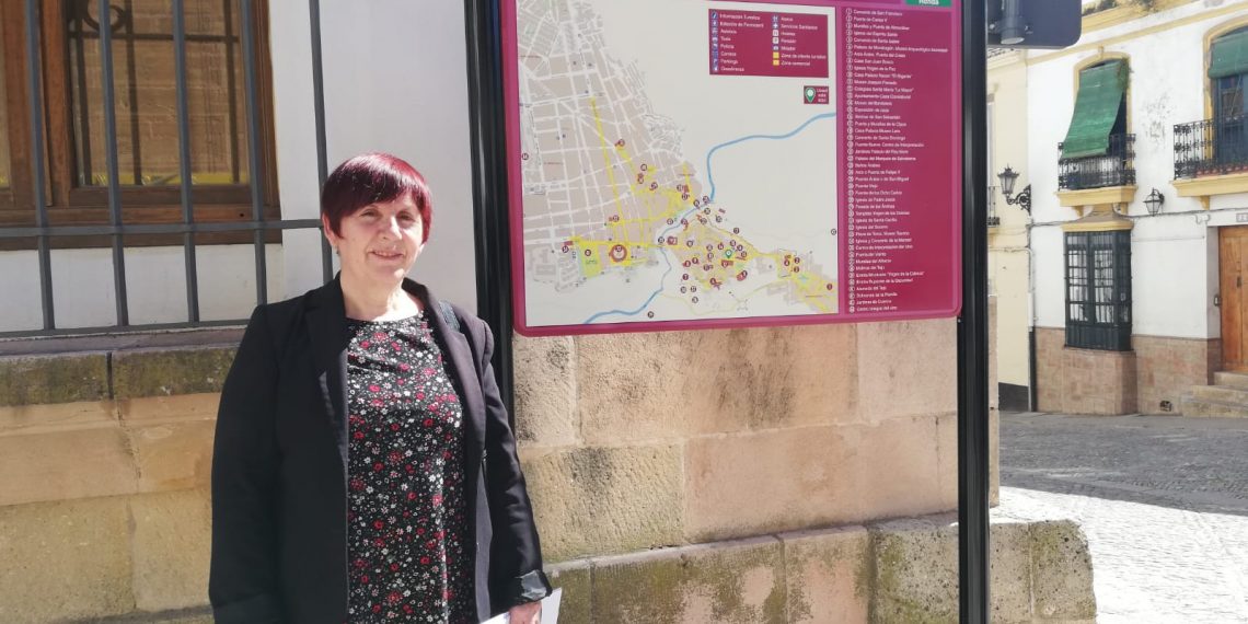 El Ayuntamiento invierte 17.000 euros en renovar toda la señalización del conjunto histórico de Ronda