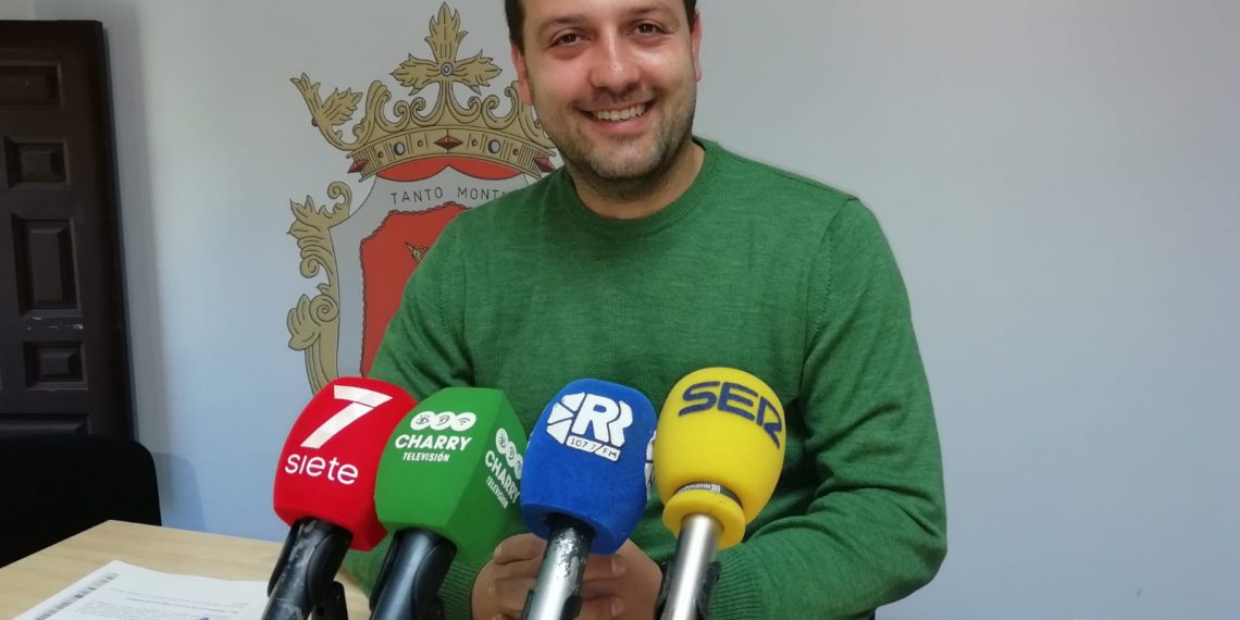 El Ayuntamiento presenta la nueva convocatoria de ayudas sociales que aumenta hasta los 175.000 euros