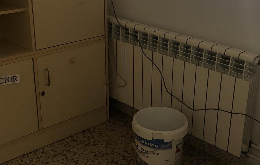 La comunidad educativa del CEIP Nuestra Señora del Rosario de Cortes de la Frontera inicia una huelga indefinida por la situación de las infraestructuras del colegio