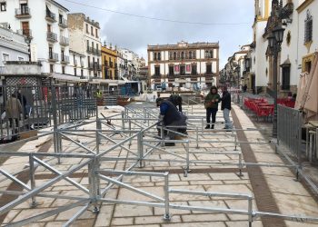 Comienza a instalarse la tribuna oficial en el Socorro
