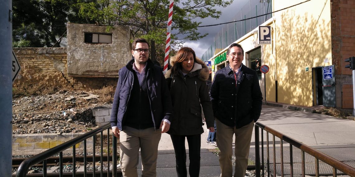 El PP pide el voto a los rondeños y afirman que, si ganan las Generales, tratarán de relanzar el acuerdo de supresión del paso a nivel