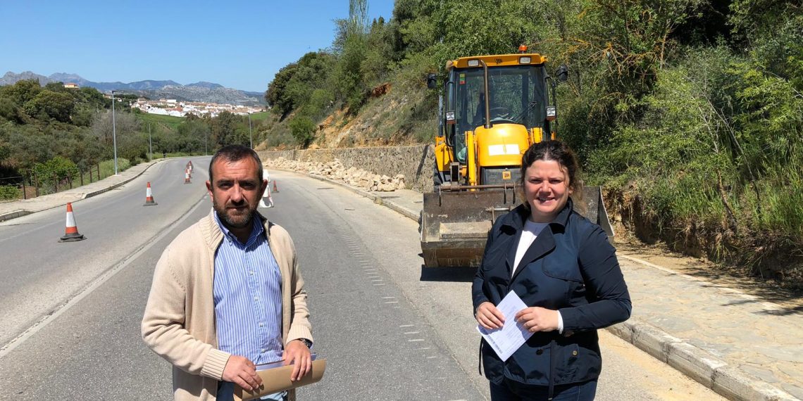 El Ayuntamiento inicia los trabajos de recrecido del muro de contención de tierras de calle Marbella