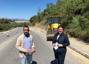 El Ayuntamiento inicia los trabajos de recrecido del muro de contención de tierras de calle Marbella
