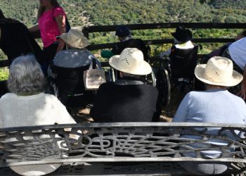 MAYORES DE LA RESIDENCIA DE FARAJÁN SALEN DE EXCURSIÓN