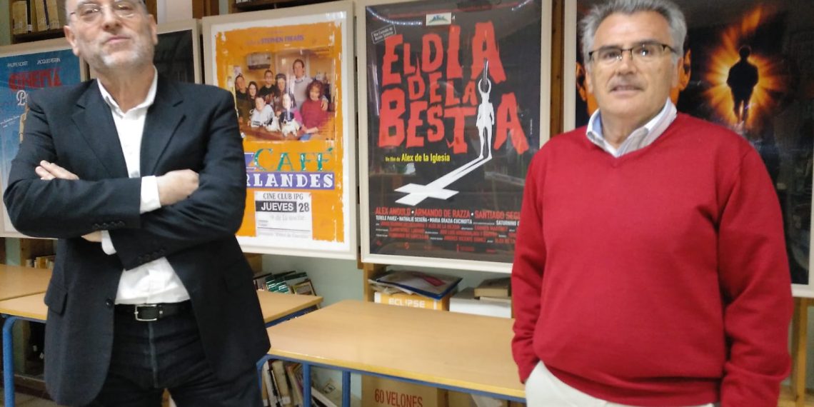 El IES Pérez de Guzmán presenta el ciclo de proyecciones y la exposición de carteles en homenaje a la Asociación Cultural Laurus  con motivo del 50 aniversario de la fundación del centro educativo