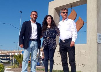 Ronda homenajea a Ascari Compromiso con un monolito en una de las rotondas de entrada a la ciudad