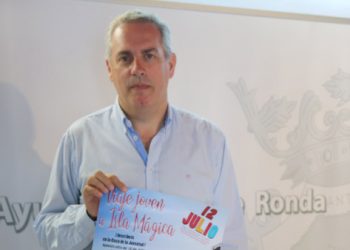 La delegación municipal de Juventud organiza un viaje al parque temático sevillano ‘Isla Mágica’