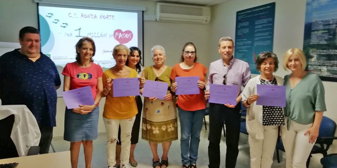 Personas cuidadoras y el grupo de consejo dietético del centro de salud Ronda Norte culminan su participación en la iniciativa “Por un millón de pasos”