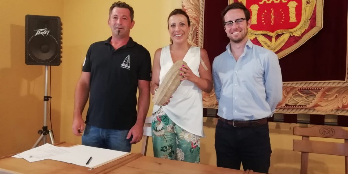 UN CIUDADANO DONA AL MUSEO DE RONDA UNA PIEZA DE SILEX ÚNICA EN EL MUNDO QUE ENCONTRÓ CASUALMENTE EN EL CAMPO