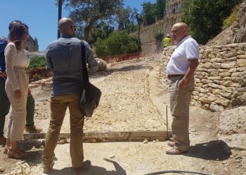 LAS OBRAS DE RECUPERACIÓN DEL CAMINO DEL ARRABAL SIGUEN A BUEN RITMO Y ESTARÁN FINALIZADAS DESPUÉS DEL VERANO