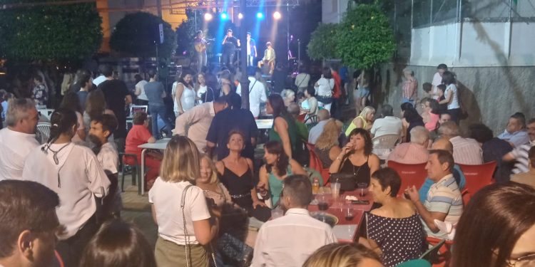 TRES FIESTAS Y VERBENAS MARCAN LA AGENDA DE OCIO DEL FIN DE SEMANA CON EL  ROCÍO Y LAS AA.VV. DE SAN FRANCISCO Y SAN CRISTÓBAL – Radio Ronda
