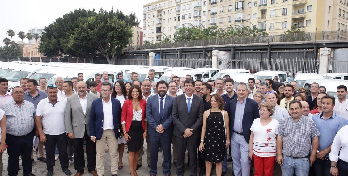 La Junta entrega 12 vehículos a entidades locales  malagueñas de menos de 20.000 habitantes