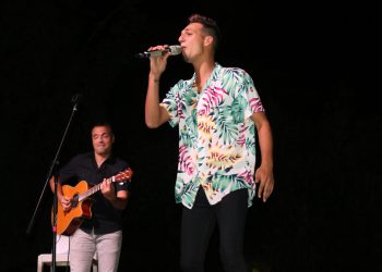 FRANK DIAGO LLENA DE PÚBLICO EL PRIMER CONCIERTO DEL ‘PINSAPO SOUND’ ORGANIZADO POR LA DELEGACIÓN DE CULTURA