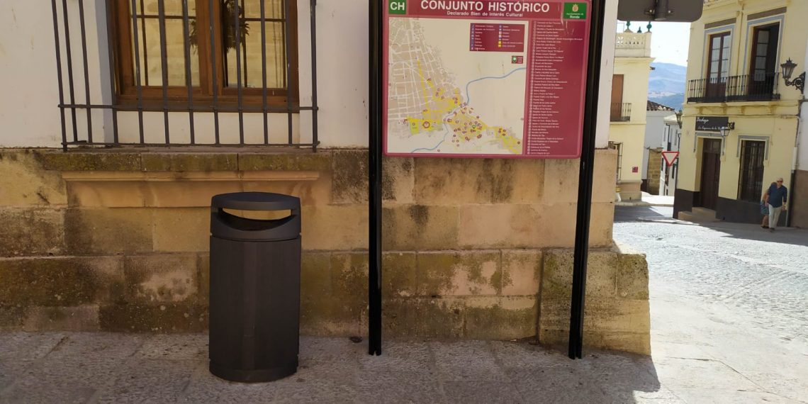 SOLIARSA INICIA EL PLAN ‘+PAPELERAS’ CON EL QUE INSTALARÁ MÁS DE UN CENTENAR DE ESTOS ELEMENTOS EN TODA LA CIUDAD