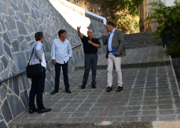 EL DELEGADO PROVINCIAL DE SALUD VISITA EL CENTRO MÉDICO DE ALGATOCÍN