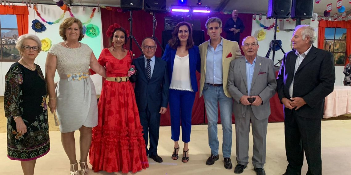 CONTINÚA LA ACTIVIDAD DE FERIA CON ACTOS EN LAS PEÑAS, EL CONCIERTO DE DVICIO Y LAS VISITAS DE LAS GOYESCAS A CENTROS SOCIALES