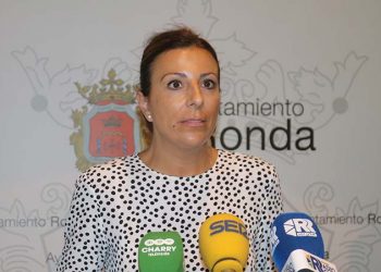 La alcaldesa de Ronda demanda al Gobierno de España que no se suprima la conexión directa por tren con Granada