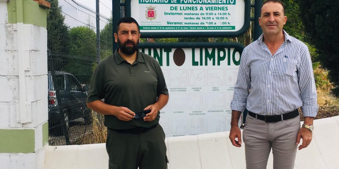 EL DELEGADO DE MEDIO AMBIENTE VISITA EL PUNTO LIMPIO PARA ANALIZAR LAS NECESIDADES DE ESTAS INSTALACIONES