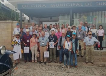 El Ayuntamiento de Ronda da la bienvenida a los participantes de la VIII Ruta Costa del Sol de Vehículos Clásicos