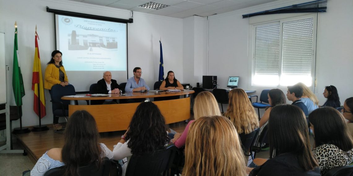 EL DELEGADO DE EDUCACIÓN ASISTE AL ACTO DE INICIO DEL CURSO EN LA ESCUELA DE ENFERMERÍA ‘VIRGEN DE LA PAZ’