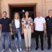 LA ALCALDESA RECIBE A LOS TRES NUEVOS POLICÍA LOCALES EN PRÁCTICAS QUE AHORA INICIARÁN EL CURSO DE FORMACIÓN EN LA ESPA