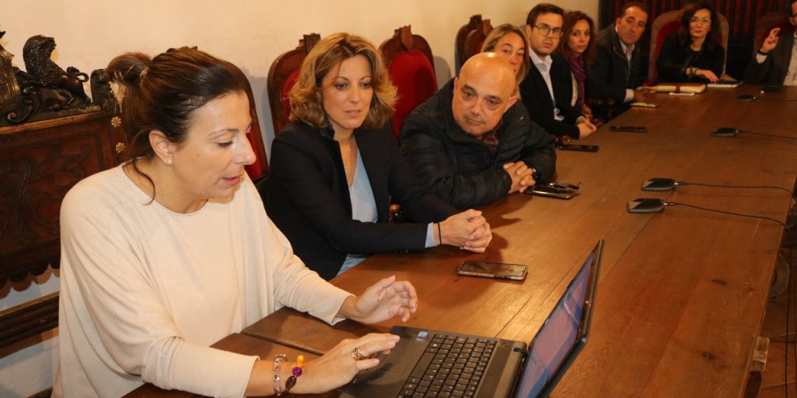 EL AYUNTAMIENTO PROCEDE AL SORTEO DE LOS COMPONENTES DE LAS 38 MESES ELECTORALES PARA LOS COMICIOS GENERALES DE NOVIEMBRE