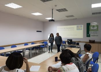 El Área Sanitaria Serranía de Málaga y AYUCA realizan un nuevo taller del Aula de Cáncer de Mama de la Escuela de Pacientes para Ronda y la comarca