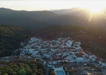 INSTAN A LA JUNTA A MODIFICAR LA NUEVA LEY QUE REGULA LAS EDIFICACIONES IRREGULARES