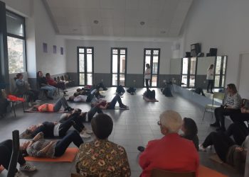 Una treintena de personas cuidadoras participan en un taller de autocuidados organizado por la Unidad de Gestión Clínica de Benaoján