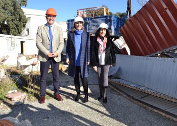La Junta de Andalucía inicia las del futuro centro de atención a pacientes crónicos en el antiguo hospital