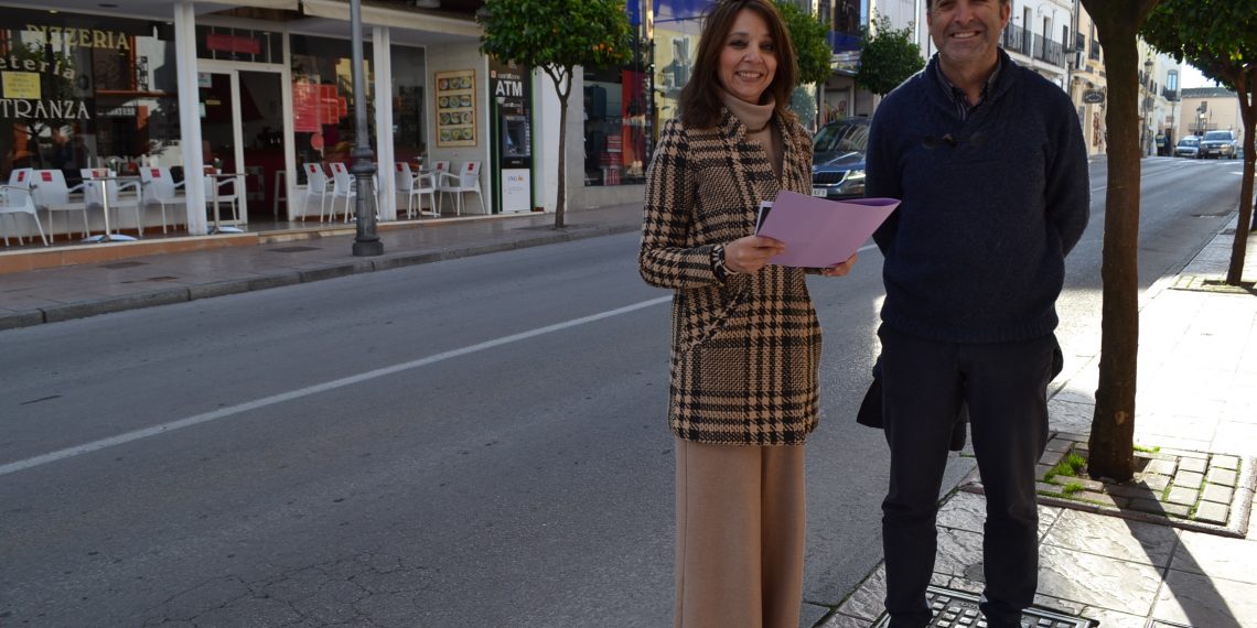 EL AYUNTAMIENTO COMIENZA UN PROYECTO DE MEJORA DE LA PAVIMENTACIÓN EN LA CALLE VIRGEN DE LA PAZ