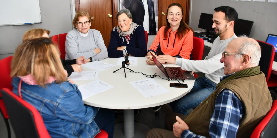 EL CENTRO GUADALINFO DE JUBRIQUE DESARROLLA UN PROGRAMA DE RADIO CON LOS VECINOS