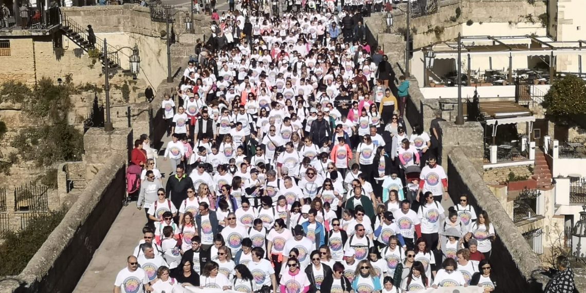 Más de 2.000 personas se han sumado a la VII Caminata Solidaria de AYUCA