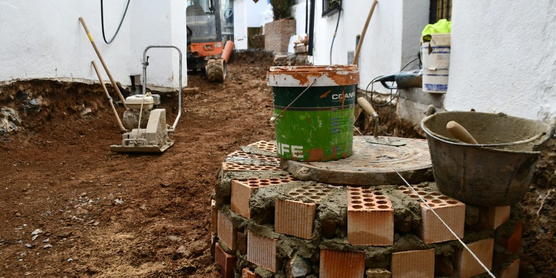 BENALAURÍA ACOMETE TRABAJOS DE ADECUACIÓN Y MEJORA DE CALLE IGLESIA