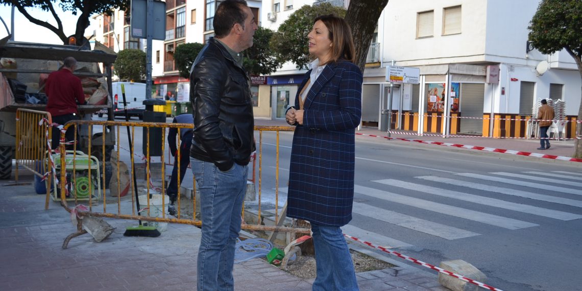 EL AYUNTAMIENTO COMPLETA LA ELEVACIÓN DE TODOS LOS PASOS DE PEATONES DE LA AVENIDA DE MÁLAGA