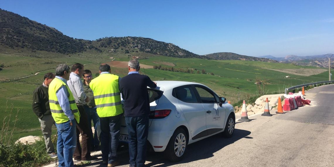 LA DELEGACIÓN DE PEDANÍAS ESTUDIA CON TÉCNICOS DE DIPUTACIÓN VARIAS ACTUACIONES EN LA INDIANA Y LOS VILLALONES
