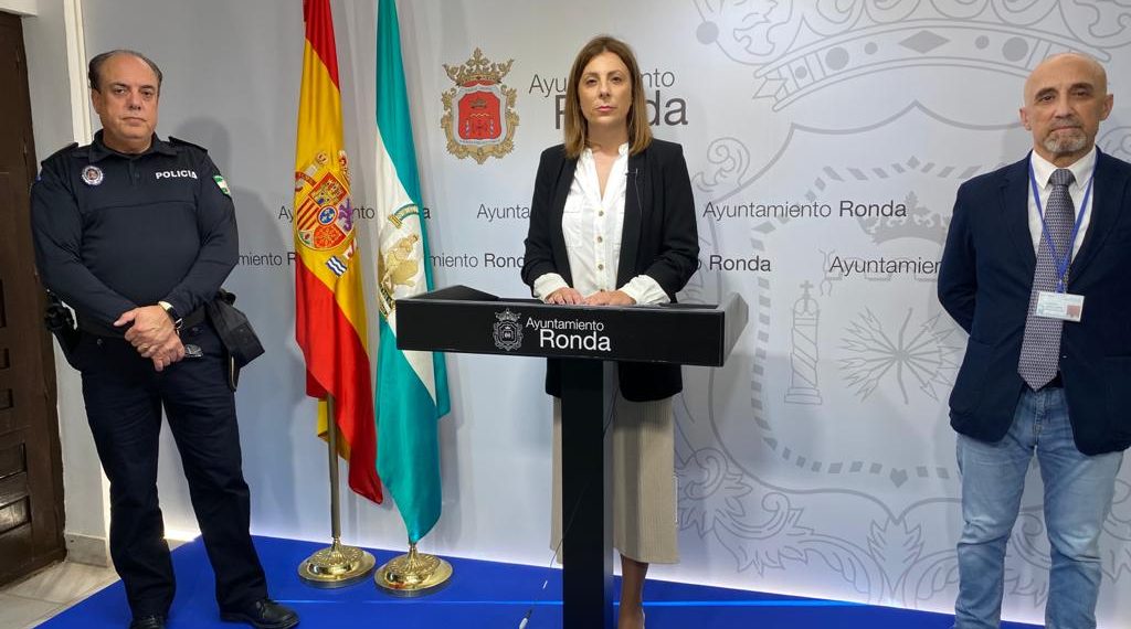 EL AYUNTAMIENTO CIERRA EL CEMENTERIO Y SUSPENDE LAS AUTORIZACIONES DE TERRAZAS, VELADORES Y VENTA AMBULANTE