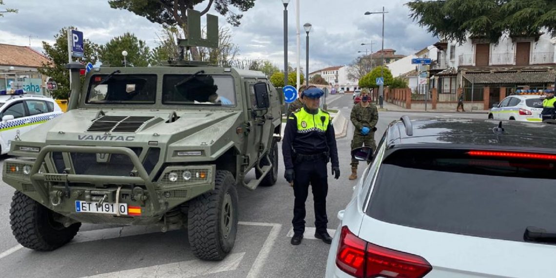 LA LEGIÓN REFUERZA EL DISPOSITIVO DE VIGILANCIA DE LA POLICÍA LOCAL PARA EVITAR QUE SE INCUMPLA EL CONFINAMIENTO