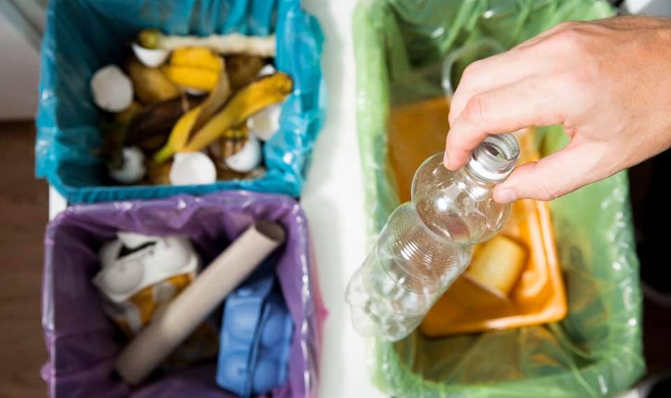 EL AYUNTAMIENTO RECUERDA LAS MEDIDAS RECOMENDADAS PARA EL TRATAMIENTO DE LOS RESIDUOS QUE GENERAMOS EN CASA