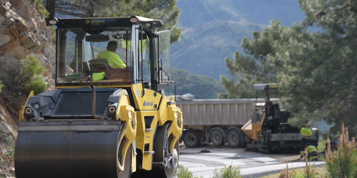 PUJERRA ASFALTA EL ÚLTIMO TRAMO DEL CAMINO DE LAS ALLANADILLAS