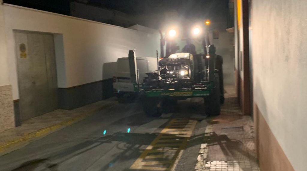 Los agricultores y ganaderos de la provincia continúan con la desinfección de espacios públicos