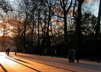 La Policía Local detiene a un hombre por exhibir sus genitales a un grupo de menores en La Alameda