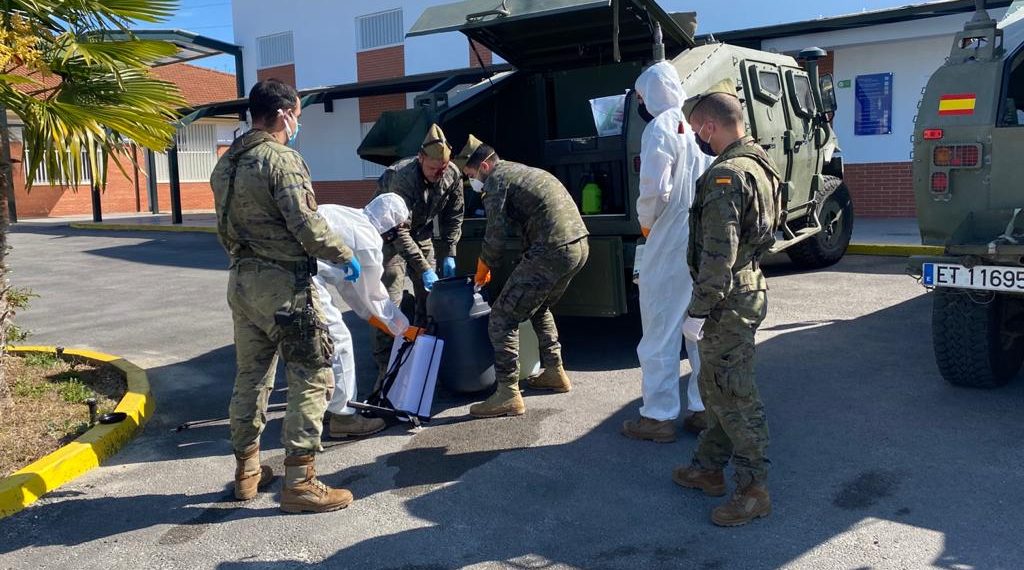 LA LEGIÓN CONTINÚA SUS ACCIONES DE LIMPIEZA Y DESINFECCIÓN EN INSTALACIONES USADAS POR GRUPOS DE RIESGO