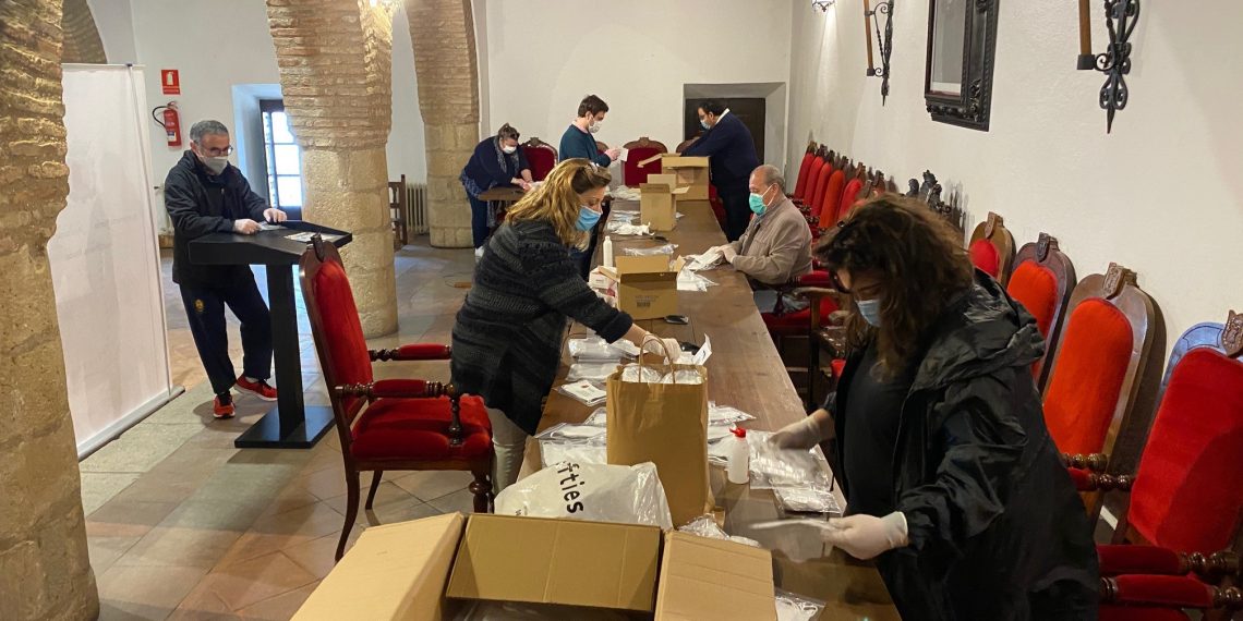 EL AYUNTAMIENTO COMENZARÁ LA SEMANA QUE VIENE UN REPARTO DE MASCARILLAS EN TODOS LOS BARRIOS Y LAS PEDANÍAS