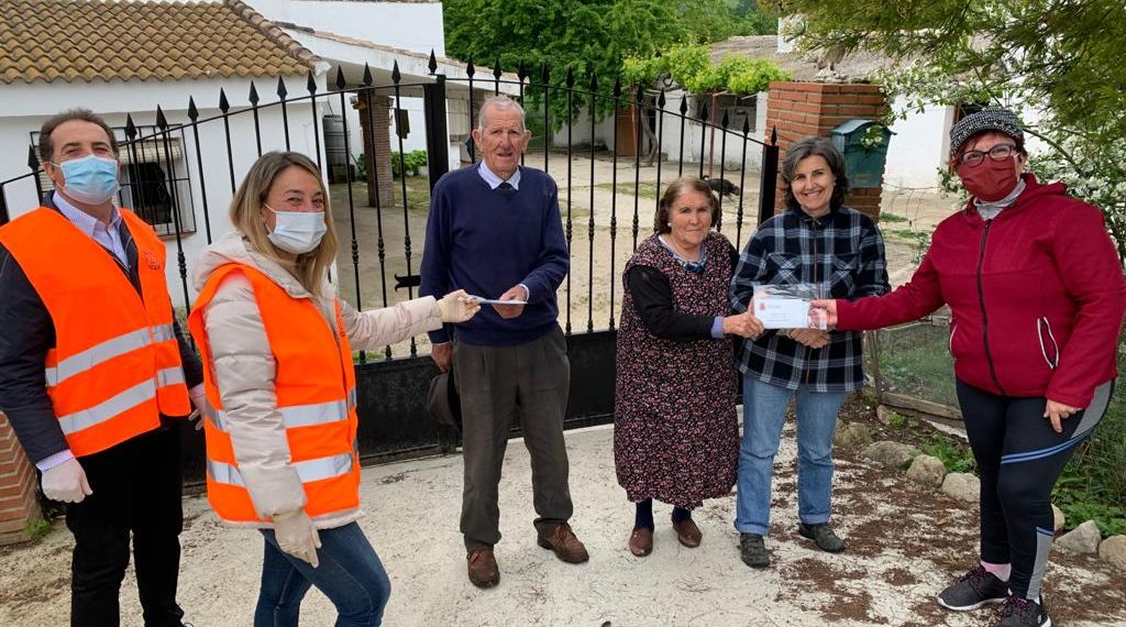 EL AYUNTAMIENTO COMIENZA UN REPARTO DE MASCARILLAS QUE LLEGARÁ A TODOS LOS BARRIOS Y PEDANÍAS DE LA CIUDAD