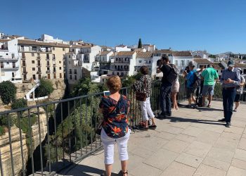 TURISMO, APYMER Y UNA TREINTENA DE EMPRESARIOS MANTIENEN UN ENCUENTRO PARA DEFINIR ESTRATEGIAS FUTURAS