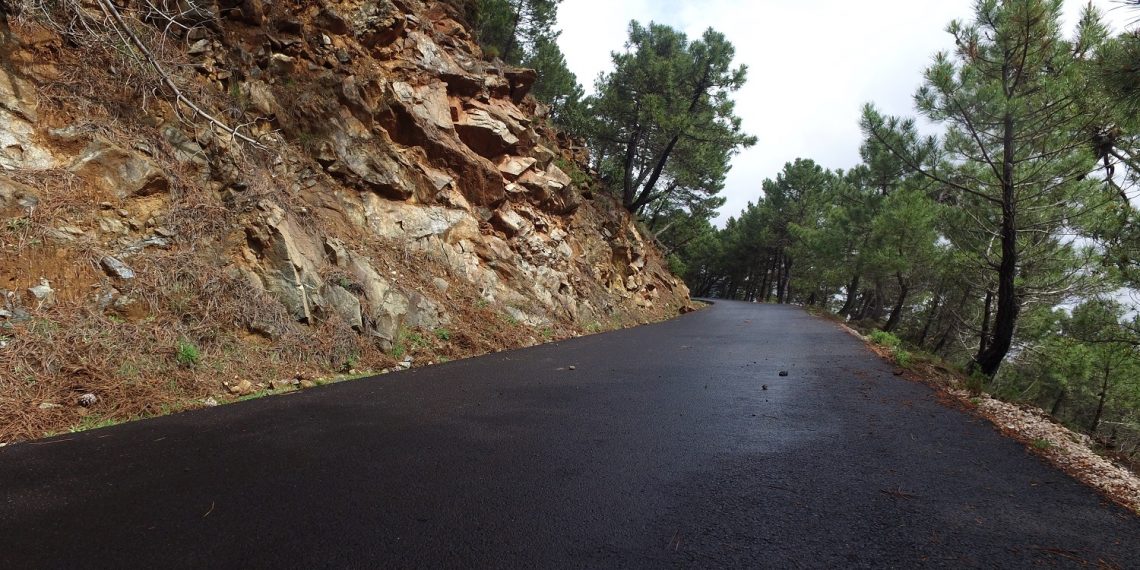 PUJERRA FINALIZÓ EL ASFALTADO DEL TERCER TRAMO DEL CAMINO DE LAS ALLANADILLAS
